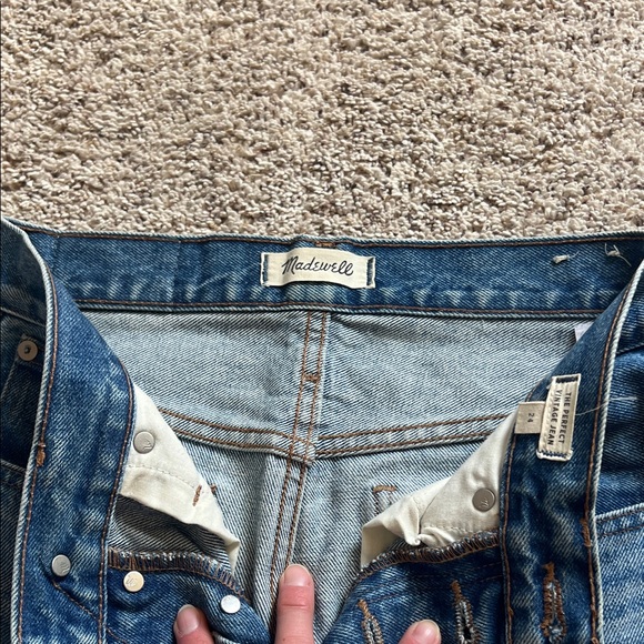 Madewell Straight-Leg Women's Jeans in Medium Blue Wash - Picture 2 of 4